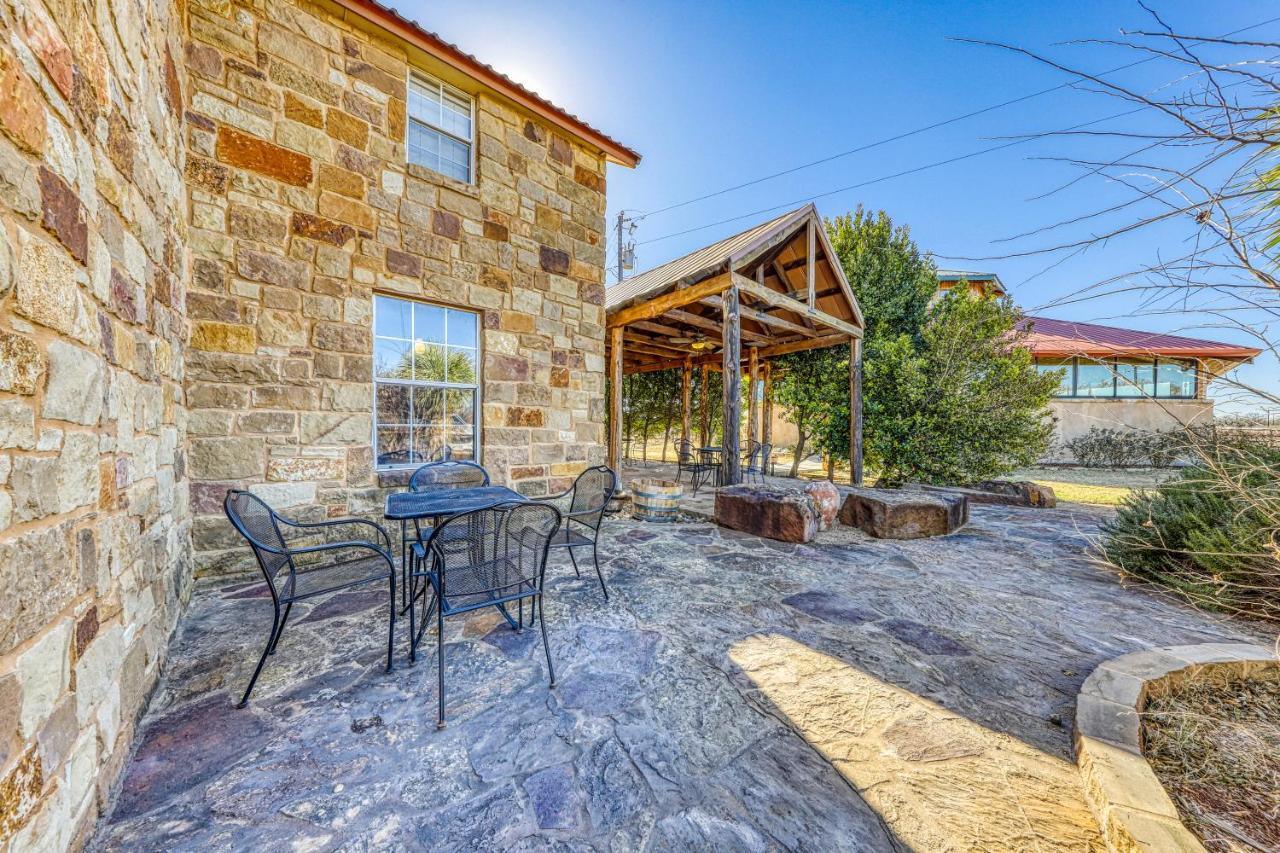 The Olive @ Mendelbaum Winery Guest Cabins Hotel Fredericksburg Exterior foto