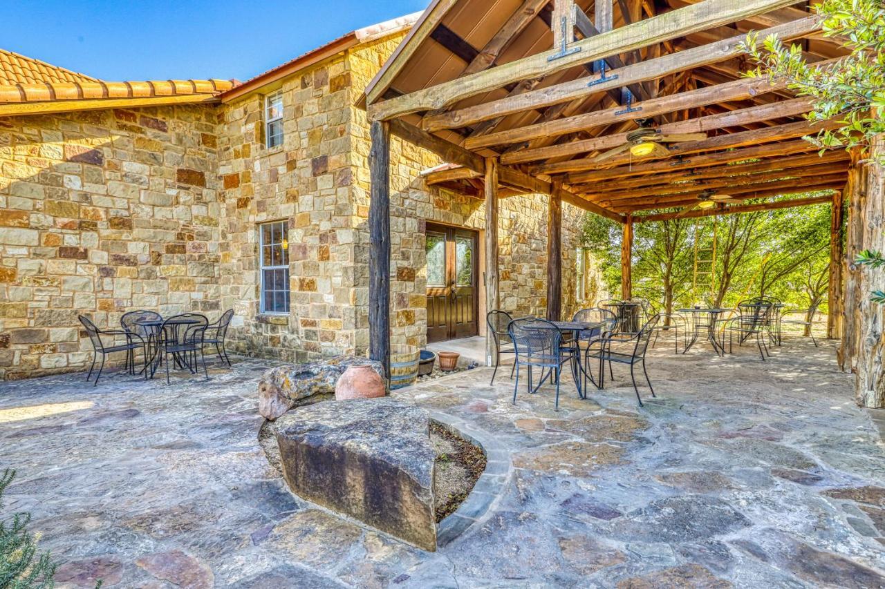 The Olive @ Mendelbaum Winery Guest Cabins Hotel Fredericksburg Exterior foto